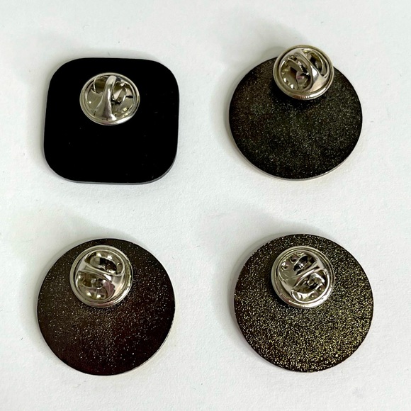 Emoji pins lot Smily Face Heart Instagram Set of 4 New - Picture 2 of 7